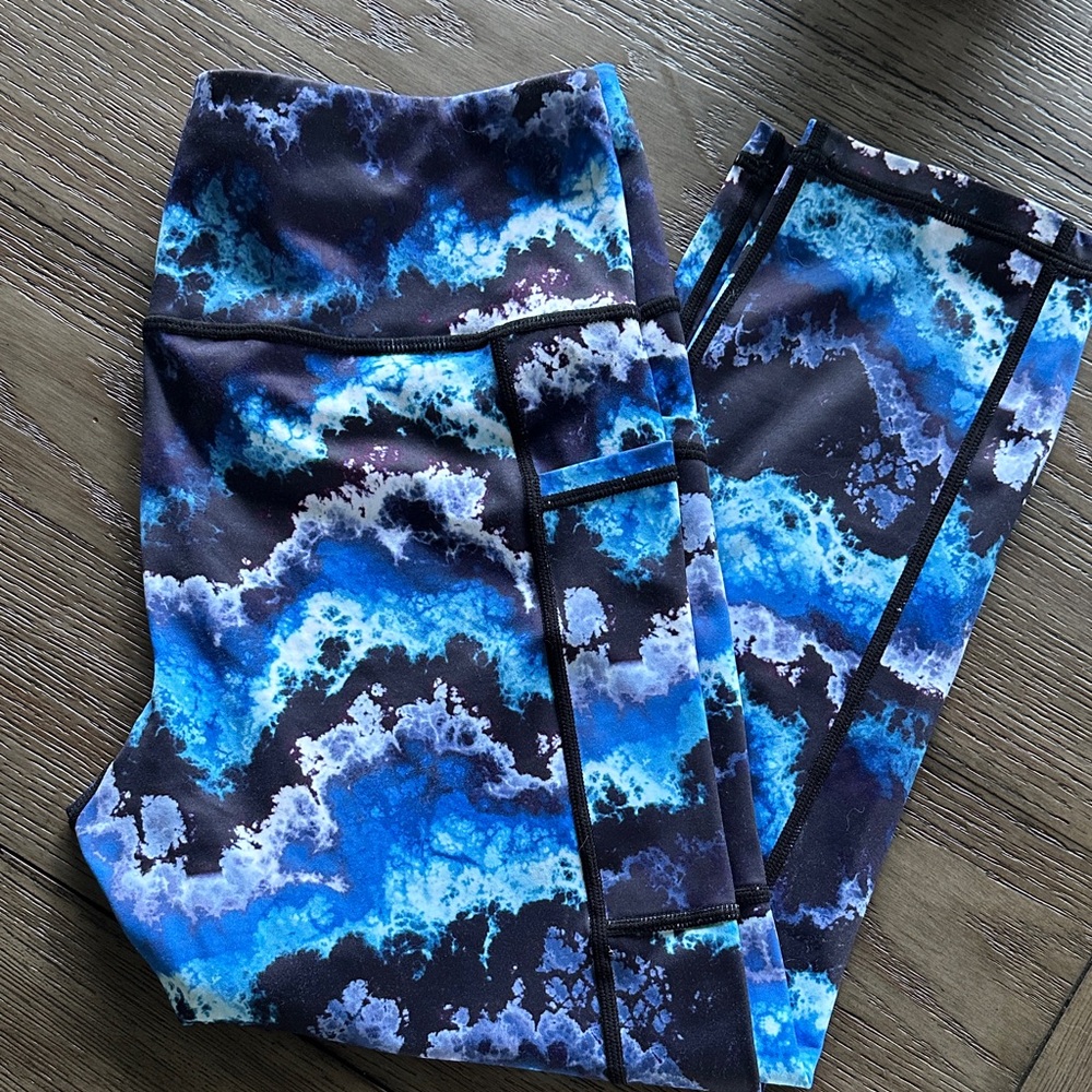 Constantly Varied Gear Ocean Wave capri Leggings